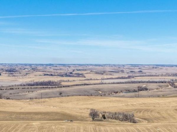 000 Oak Avenue , Guthrie Center, IA 50115