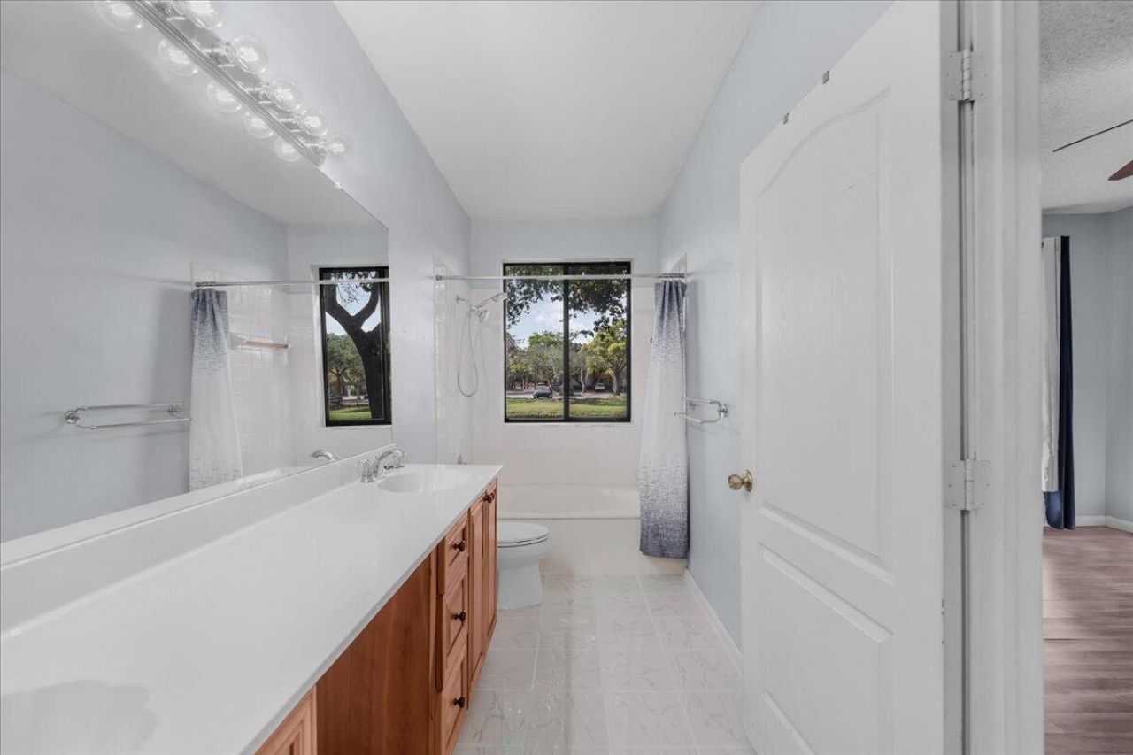 10538 NW 10th Street, Plantation, FL 33322 Photo