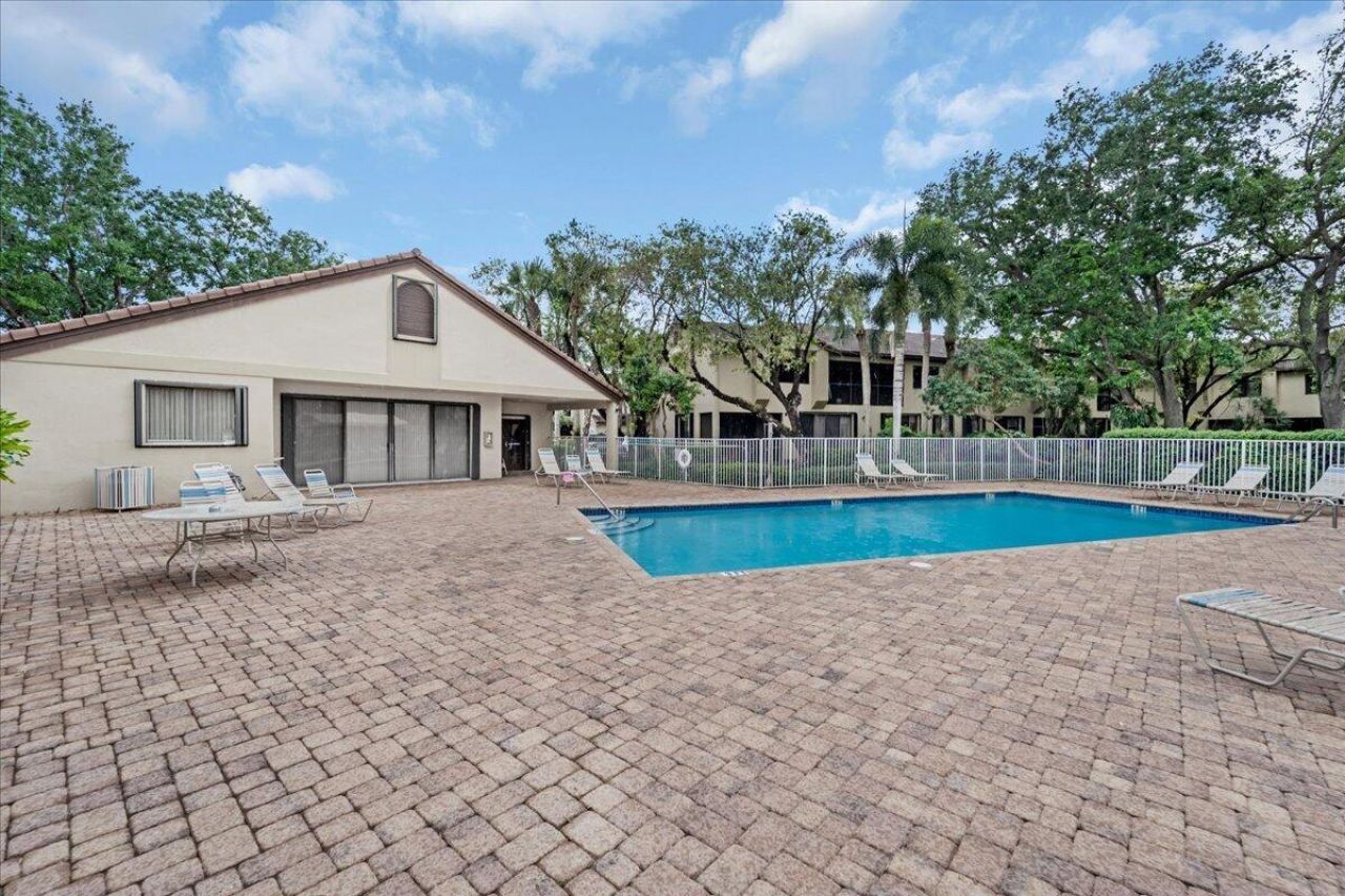 10538 NW 10th Street, Plantation, FL 33322 Photo