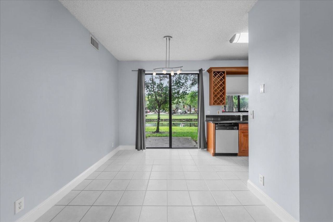 10538 NW 10th Street, Plantation, FL 33322 Photo