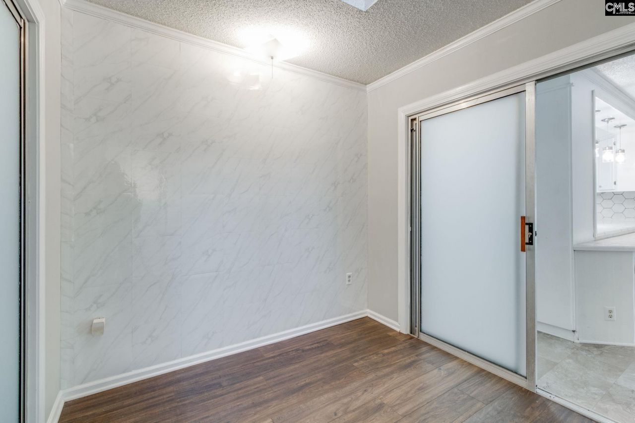 7905 Castleton Lane Photo 10