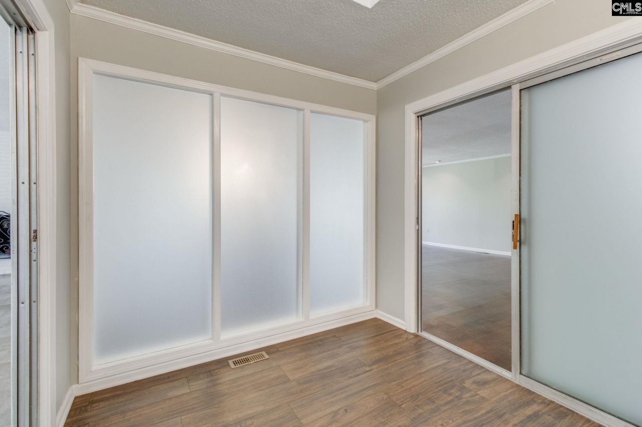 7905 Castleton Lane Photo 11