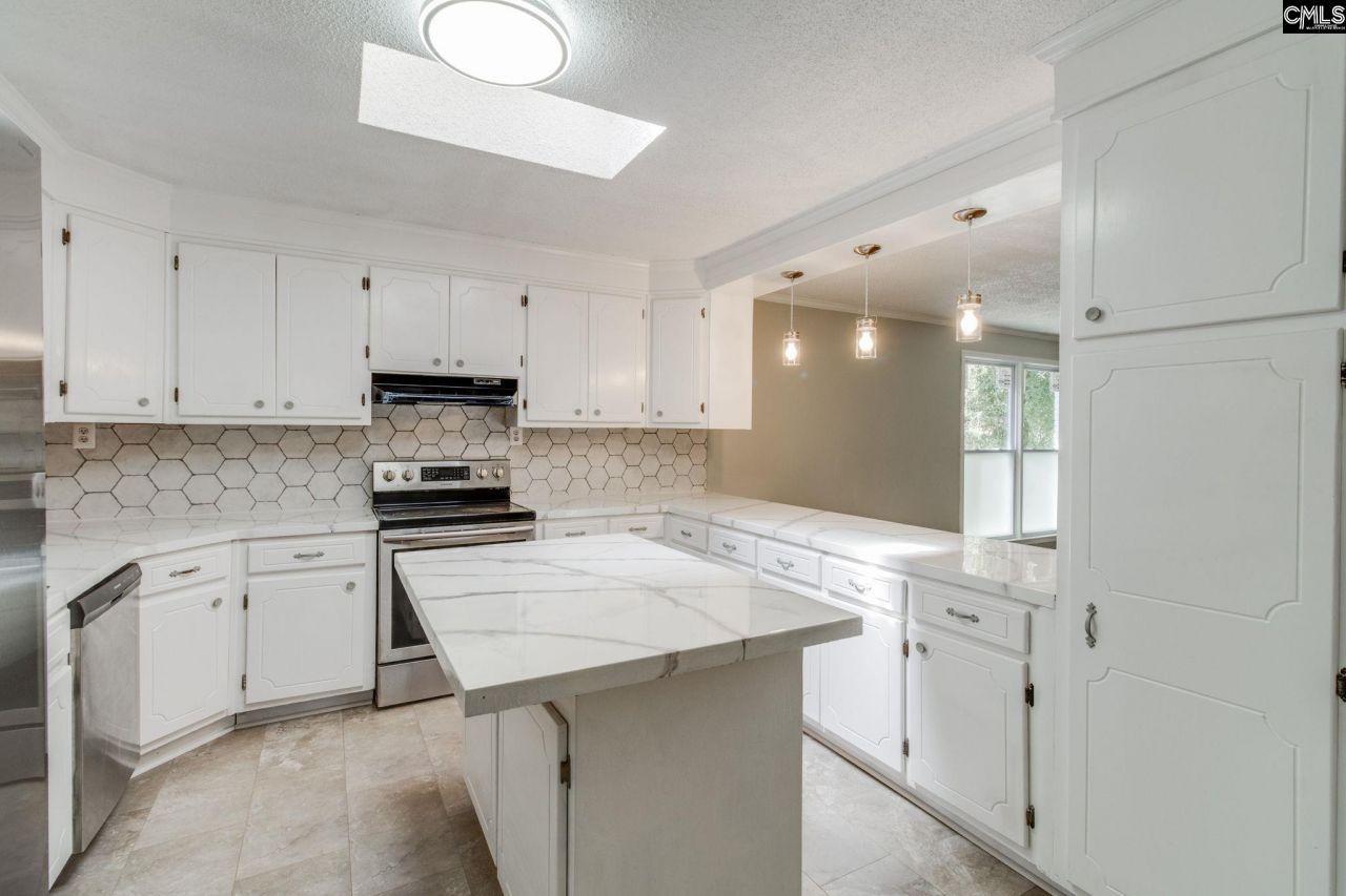 7905 Castleton Lane Photo 15