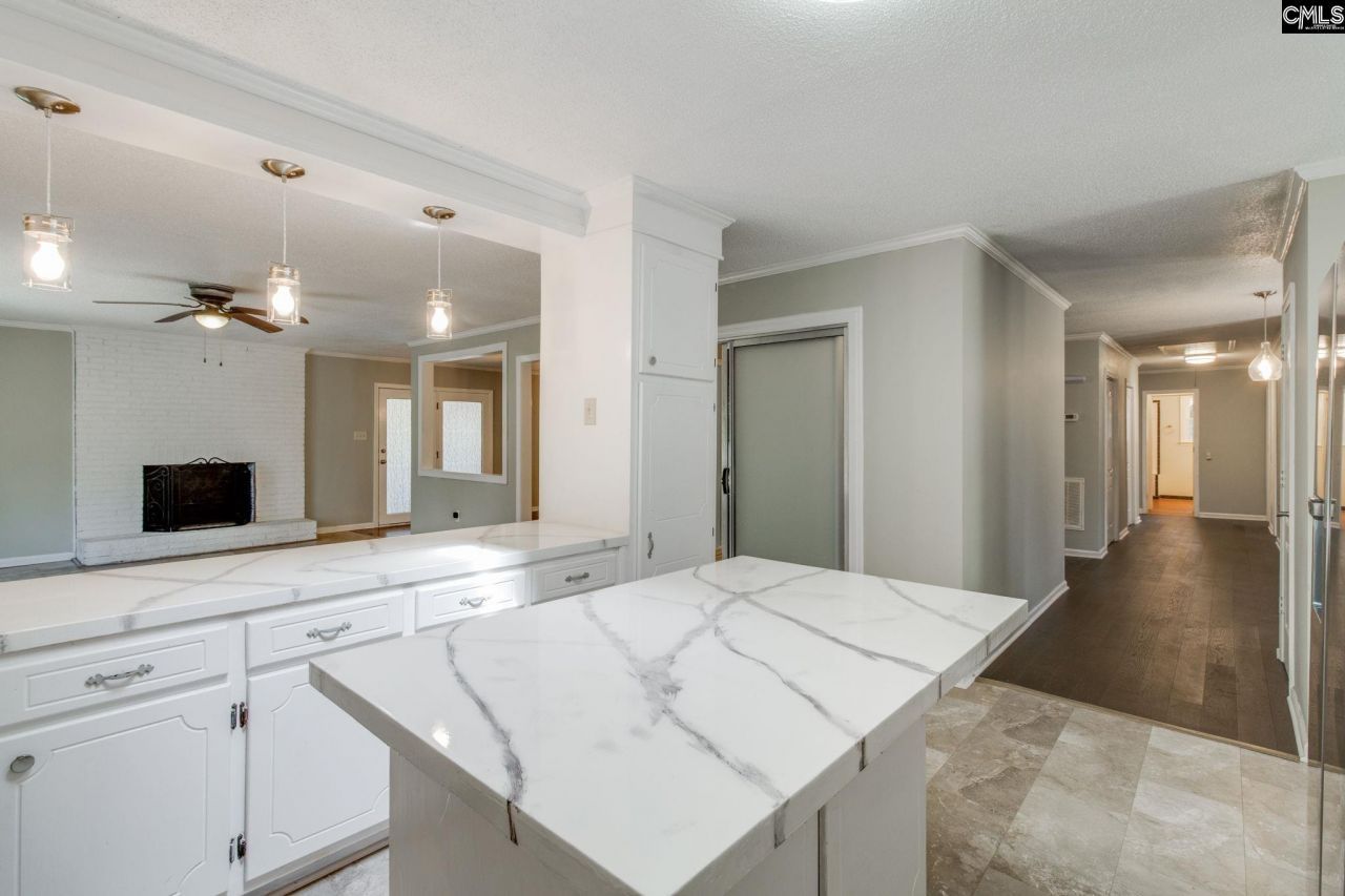 7905 Castleton Lane Photo 16