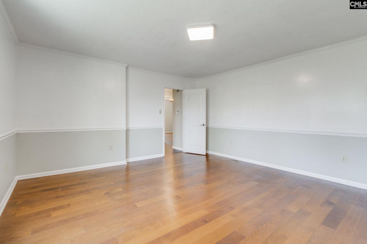 7905 Castleton Lane Photo 23