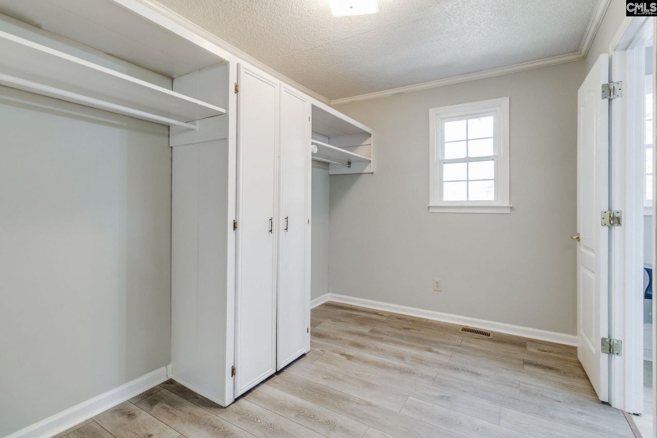 7905 Castleton Lane Photo 24