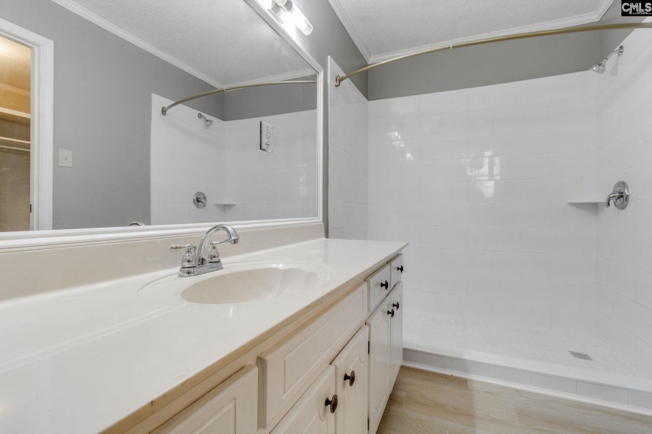 7905 Castleton Lane Photo 25