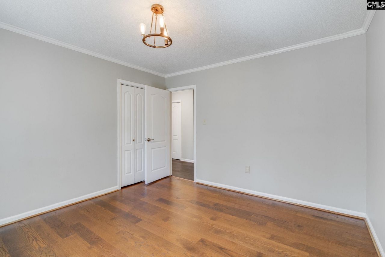 7905 Castleton Lane Photo 27