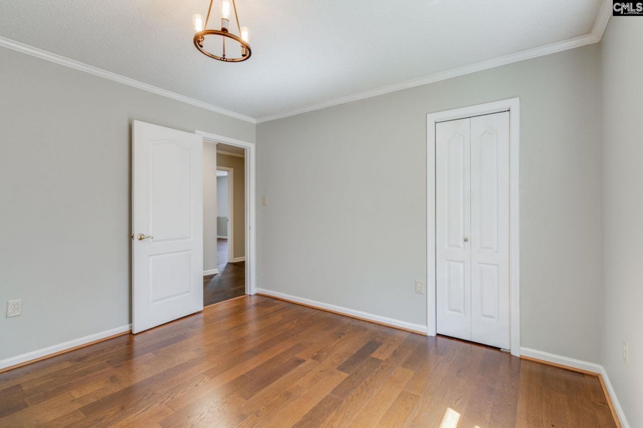 7905 Castleton Lane Photo 29