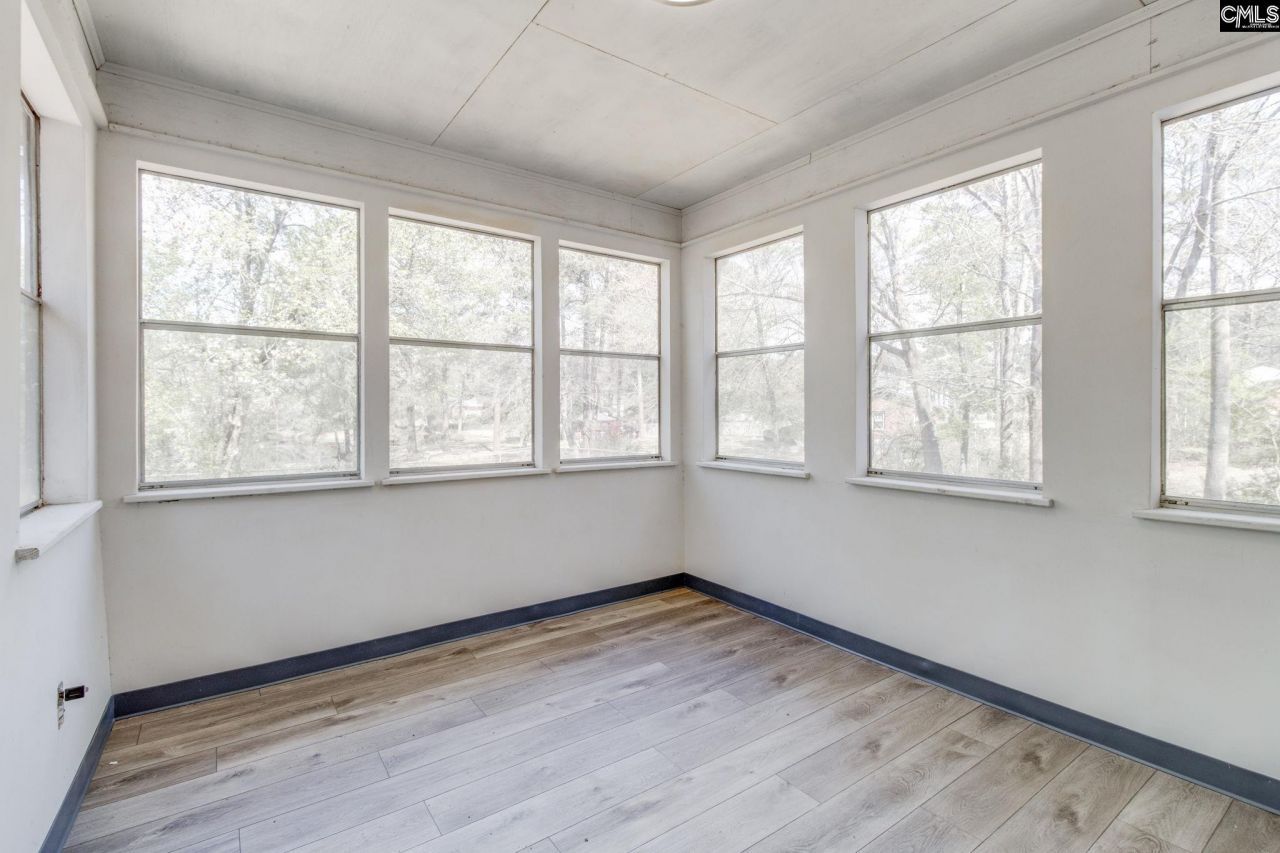 7905 Castleton Lane Photo 35