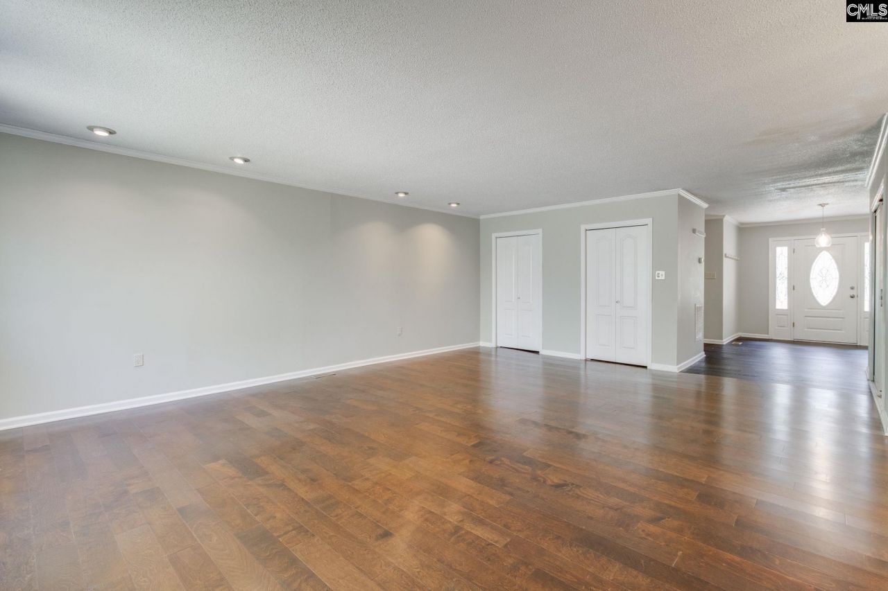 7905 Castleton Lane Photo 7