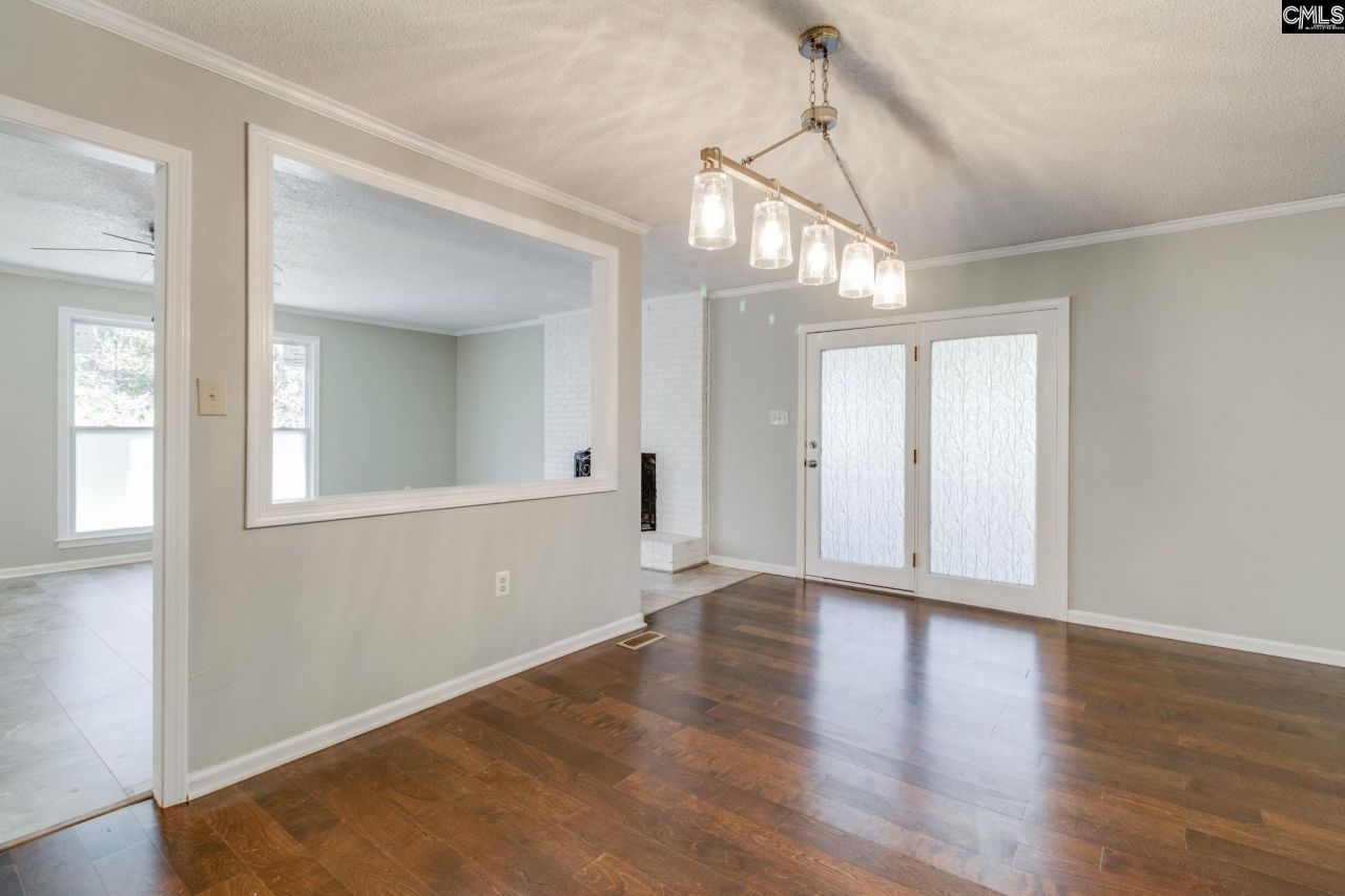 7905 Castleton Lane Photo 8