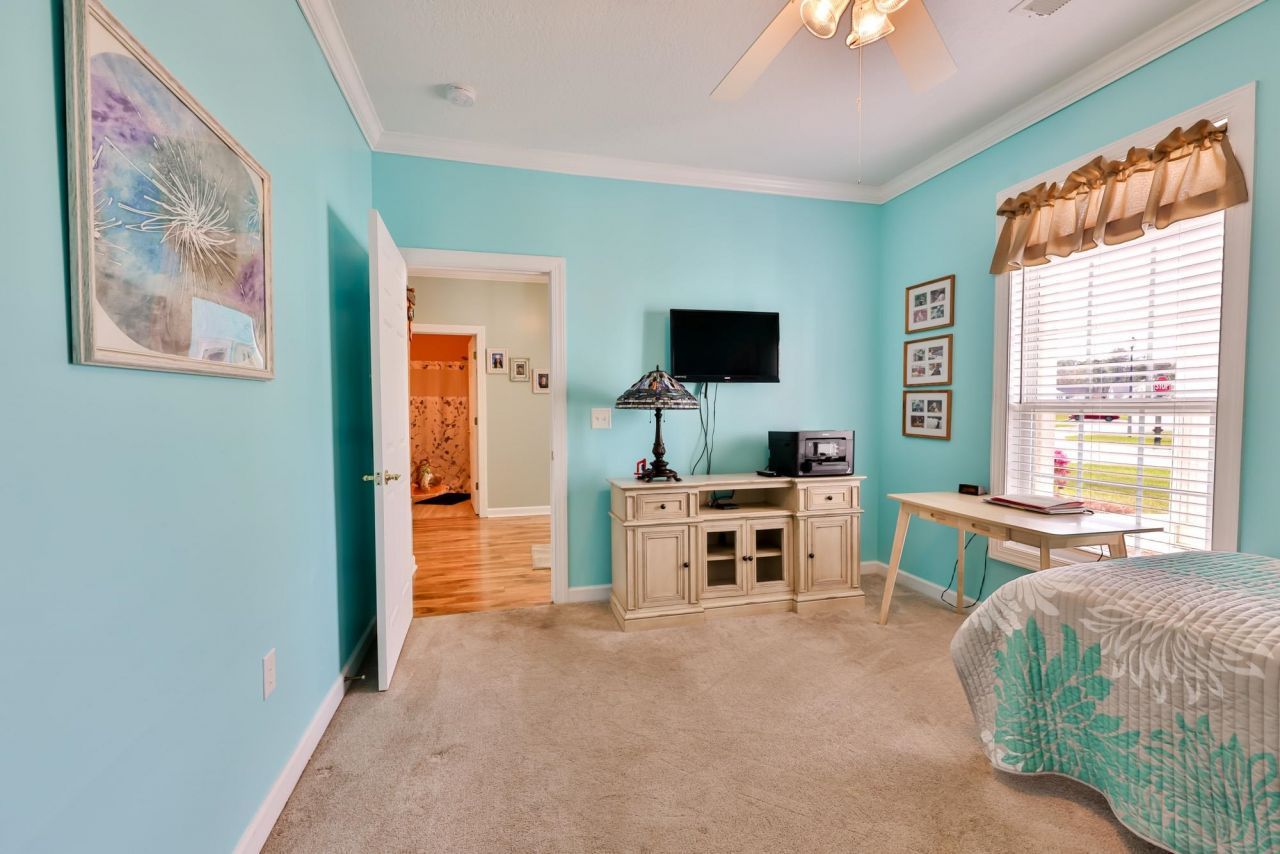 400 Mahogany Dr. Photo 18