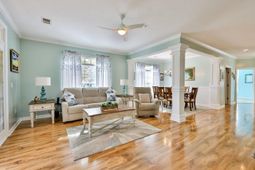 400 Mahogany Dr. photo 4