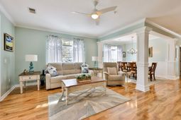 400 Mahogany Dr. photo 4