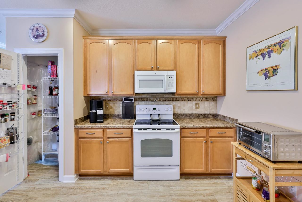 400 Mahogany Dr. Photo 8