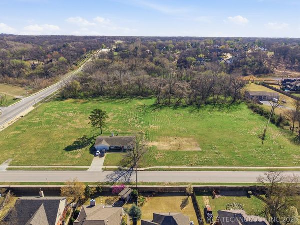 3210 E 101st Street , Tulsa, OK 74137