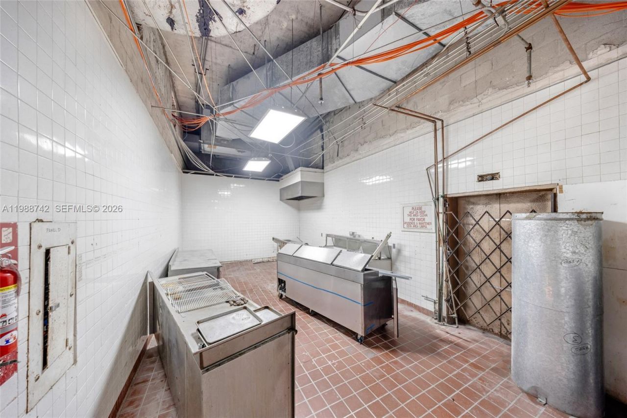 5445 Collins Ave , Unit CU1, Miami Beach, FL 33140 Photo