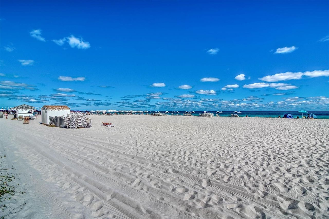 3737 Collins Ave , Unit S-203, Miami Beach, FL 33140 Photo