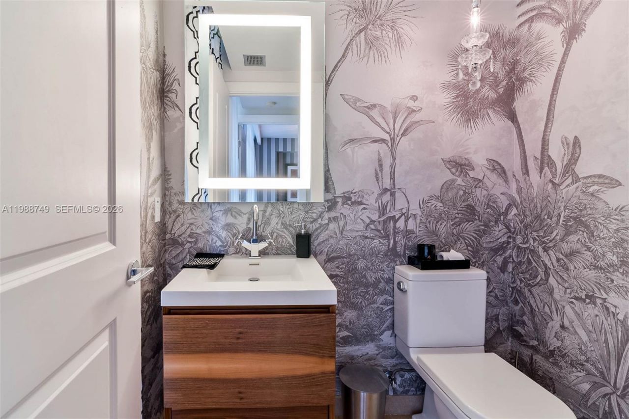 3737 Collins Ave , Unit S-203, Miami Beach, FL 33140 Photo