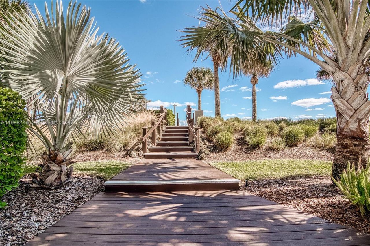 3737 Collins Ave , Unit S-203, Miami Beach, FL 33140 Photo