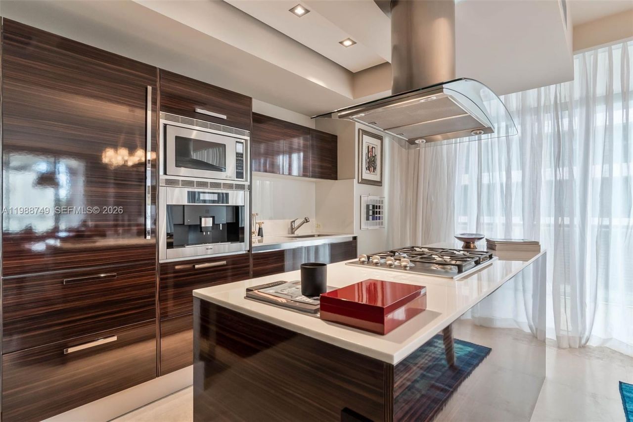 3737 Collins Ave , Unit S-203, Miami Beach, FL 33140 Photo