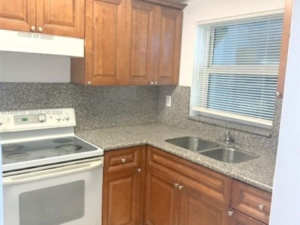 4415 W 10th Ln , Unit 14, Hialeah, FL 33012