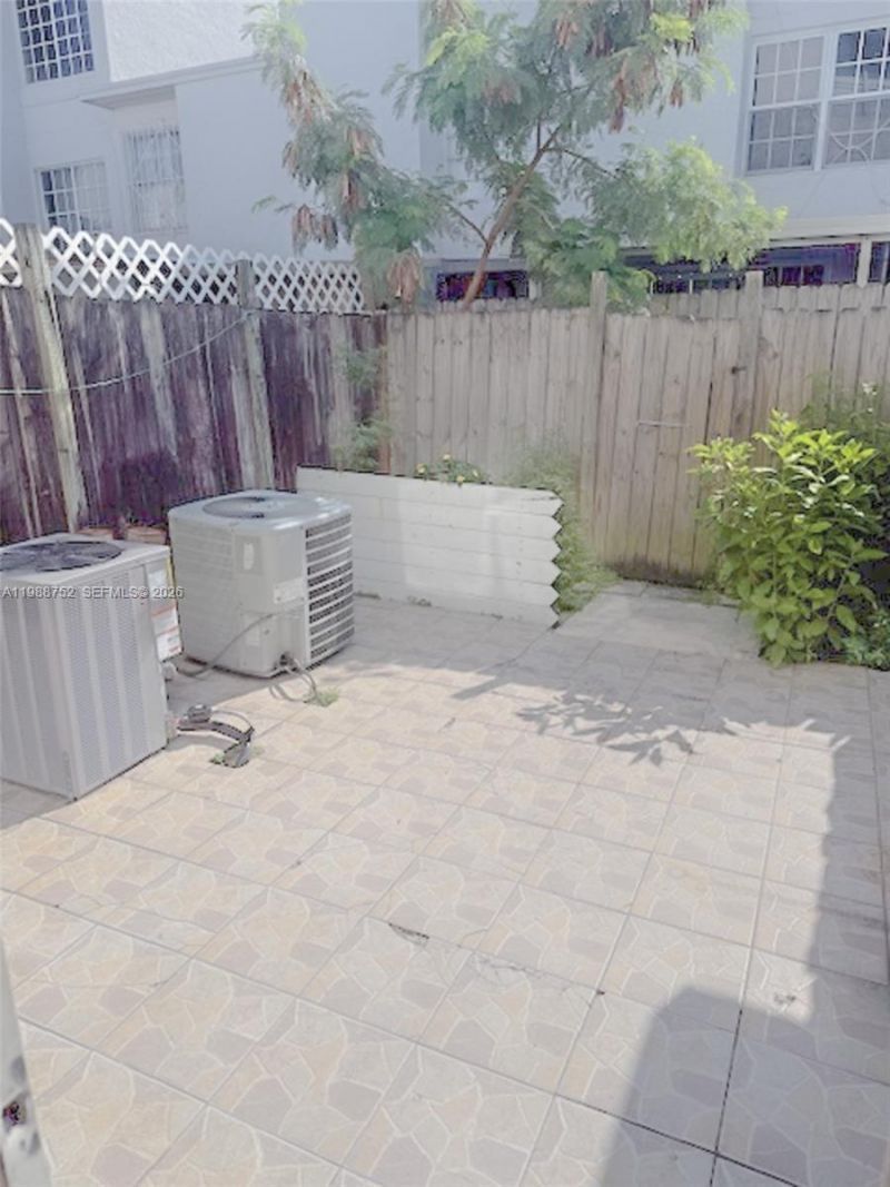 4415 W 10th Ln , Unit 14, Hialeah, FL 33012 Photo