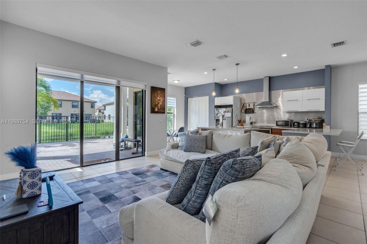 3332 W 95th Ter, Unit ., Hialeah, FL 33018 Photo