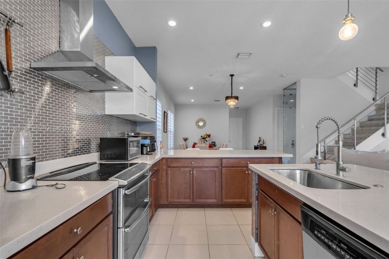 3332 W 95th Ter, Unit ., Hialeah, FL 33018 Photo