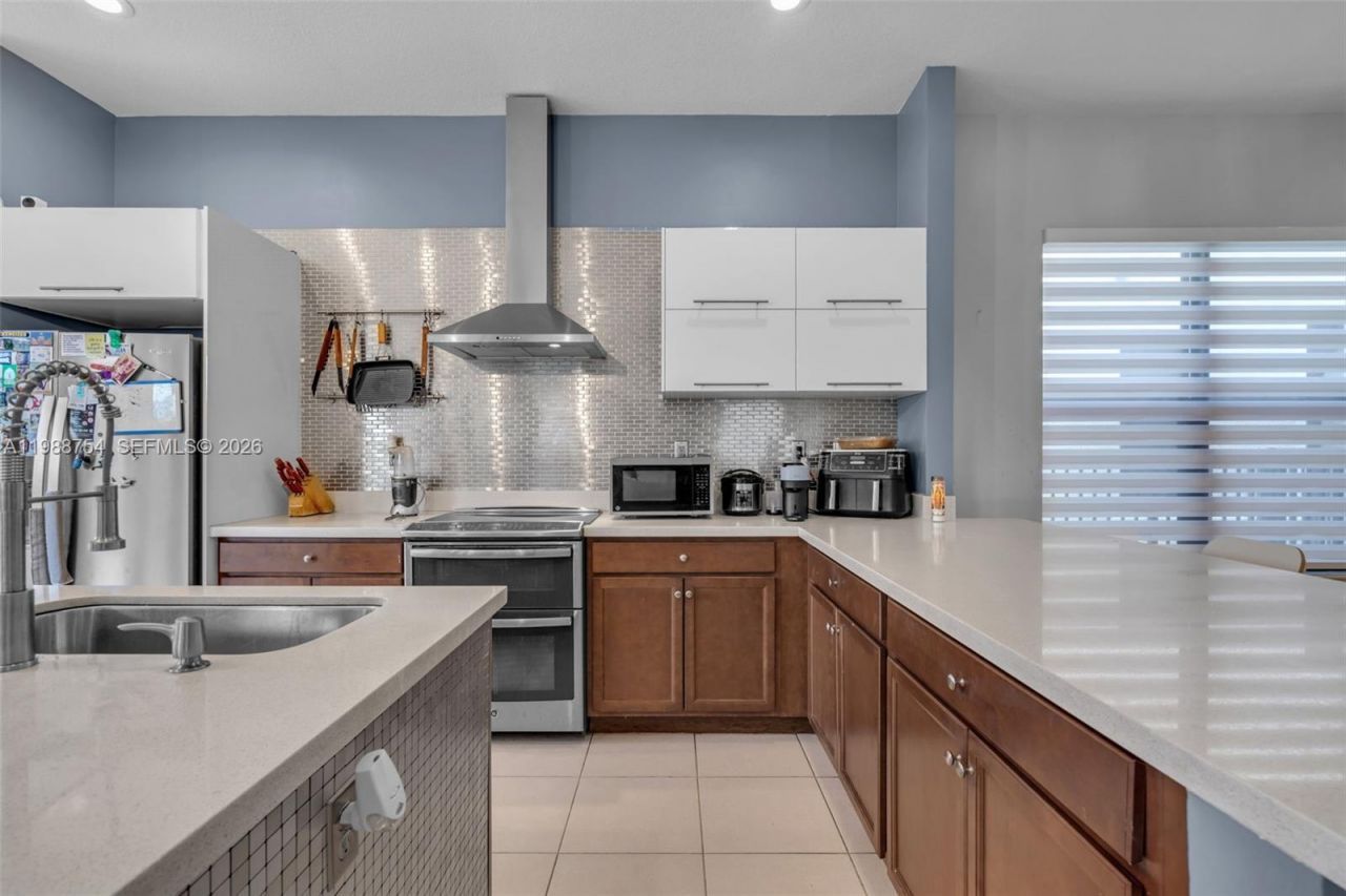 3332 W 95th Ter, Unit ., Hialeah, FL 33018 Photo