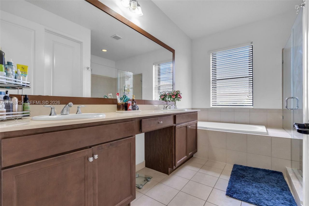 3332 W 95th Ter, Unit ., Hialeah, FL 33018 Photo