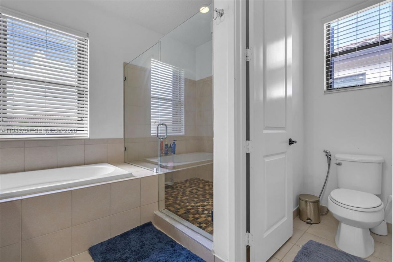 3332 W 95th Ter, Unit ., Hialeah, FL 33018 Photo