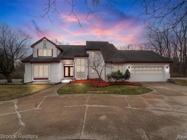 23775 Riverview Drive, Southfield, MI 48034