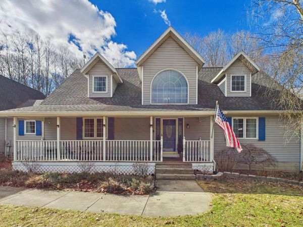 10345 Red Oak Ridge, Howard City, MI 49329