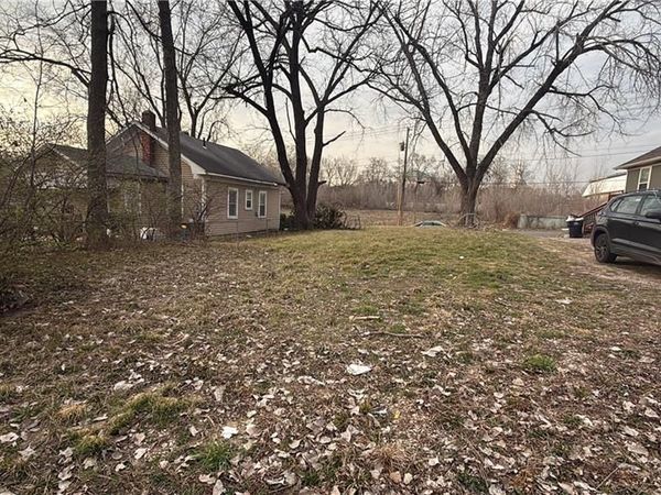 1001 W Hayward Avenue, Independence, MO 64052