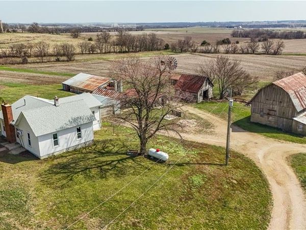 451 N 200 Road, Overbrook, KS 66524