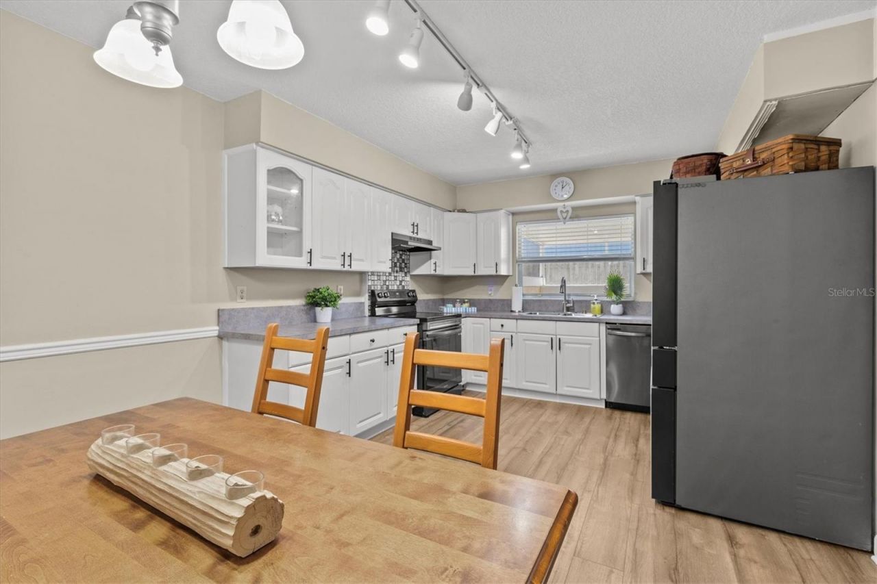 1581 Amberlea Drive S, Dunedin, FL 34698 Photo