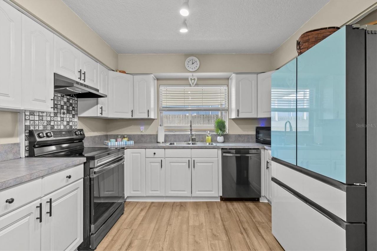 1581 Amberlea Drive S, Dunedin, FL 34698 Photo