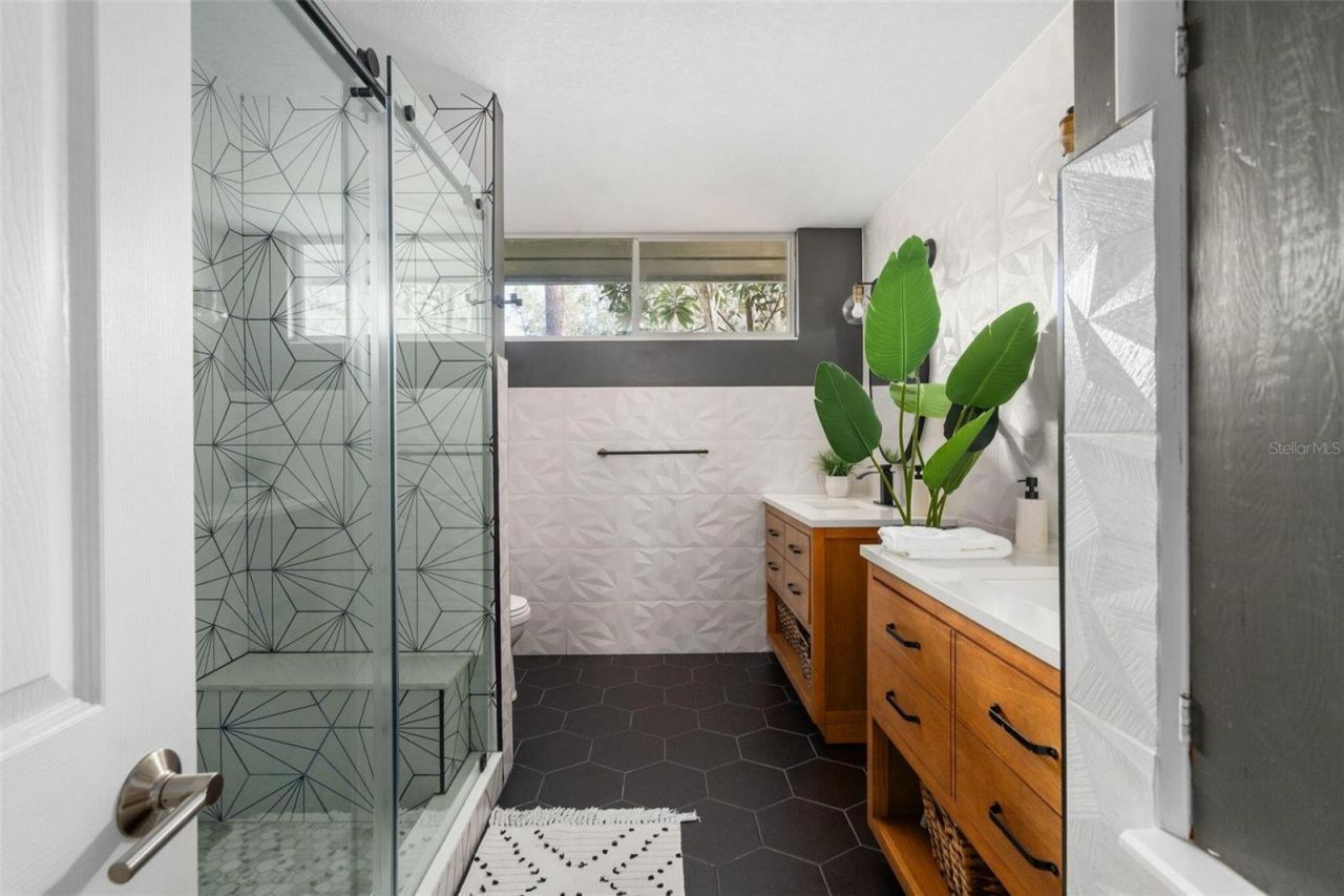 4551 NW 1st Avenue, Gainesville, FL 32607 Photo