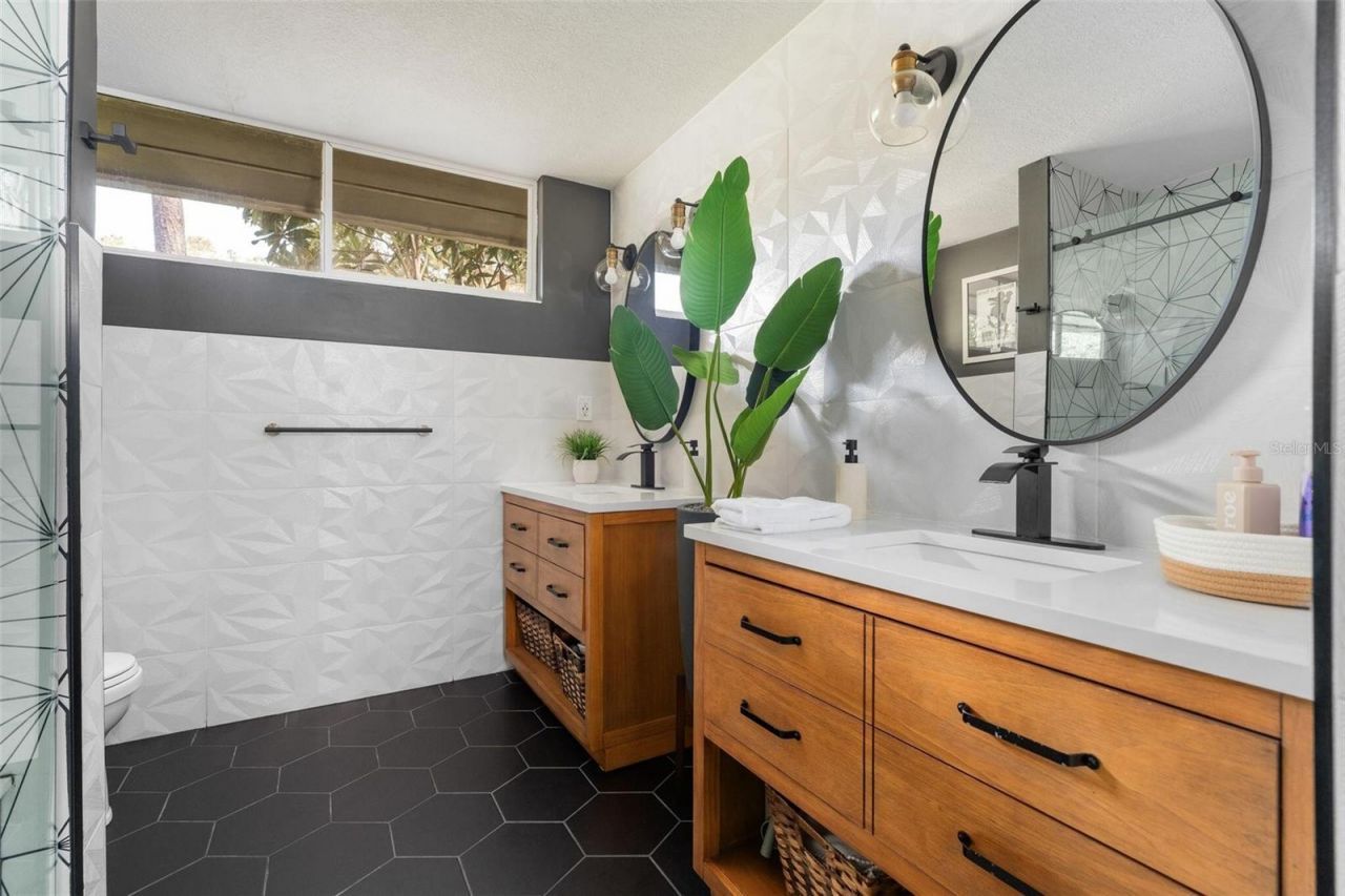 4551 NW 1st Avenue, Gainesville, FL 32607 Photo