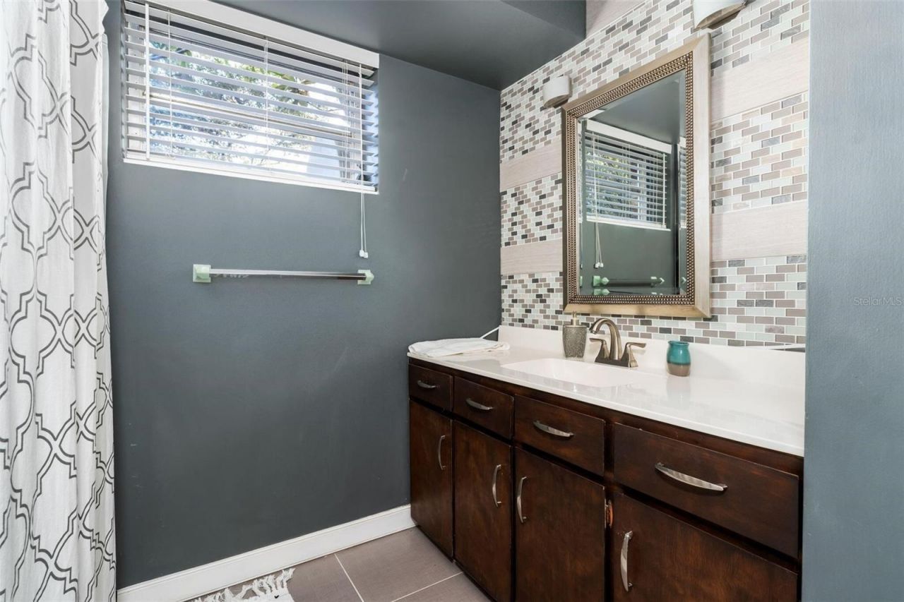 4551 NW 1st Avenue, Gainesville, FL 32607 Photo