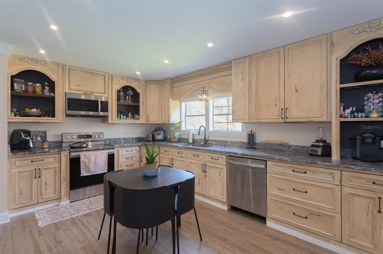 6965 NE 137th Place , Citra, FL 32113 Photo