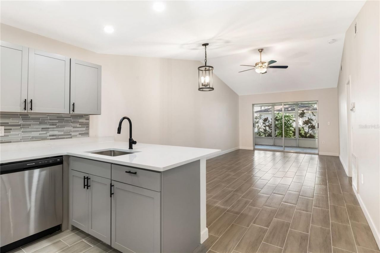5340 Royal Palm Avenue , Unit 5340, Sarasota, FL 34234 Photo