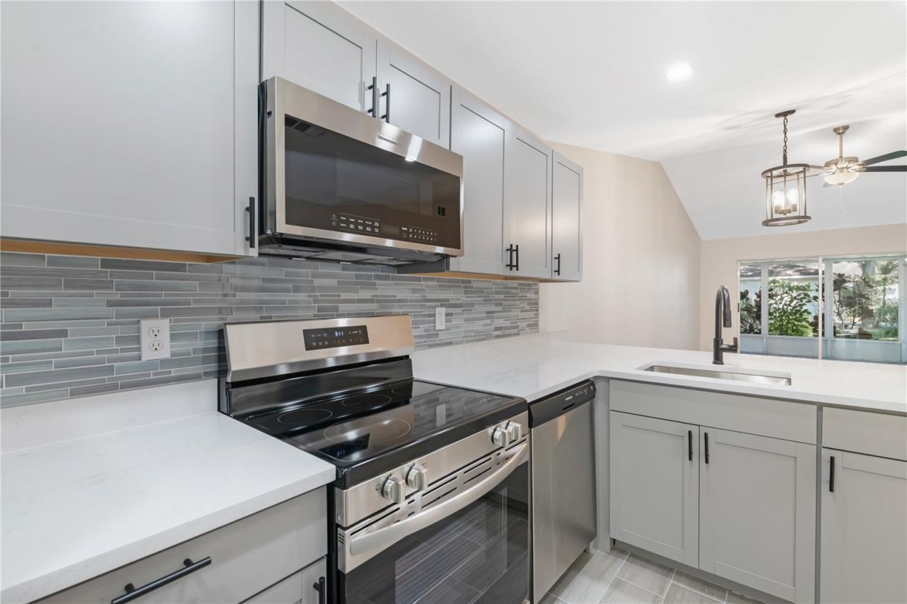 5340 Royal Palm Avenue , Unit 5340, Sarasota, FL 34234 Photo