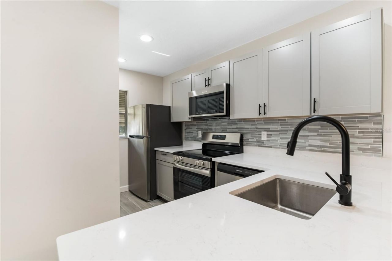 5340 Royal Palm Avenue , Unit 5340, Sarasota, FL 34234 Photo