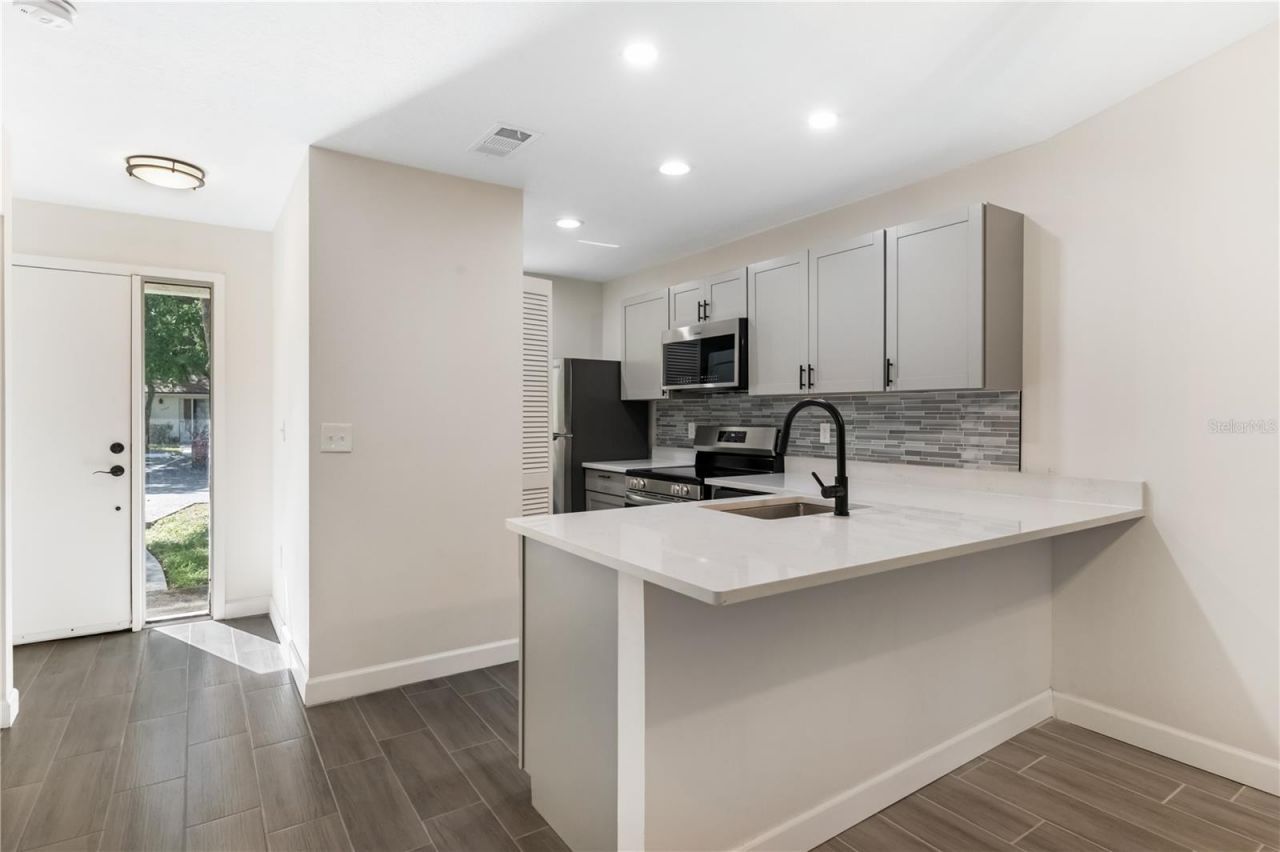 5340 Royal Palm Avenue , Unit 5340, Sarasota, FL 34234 Photo