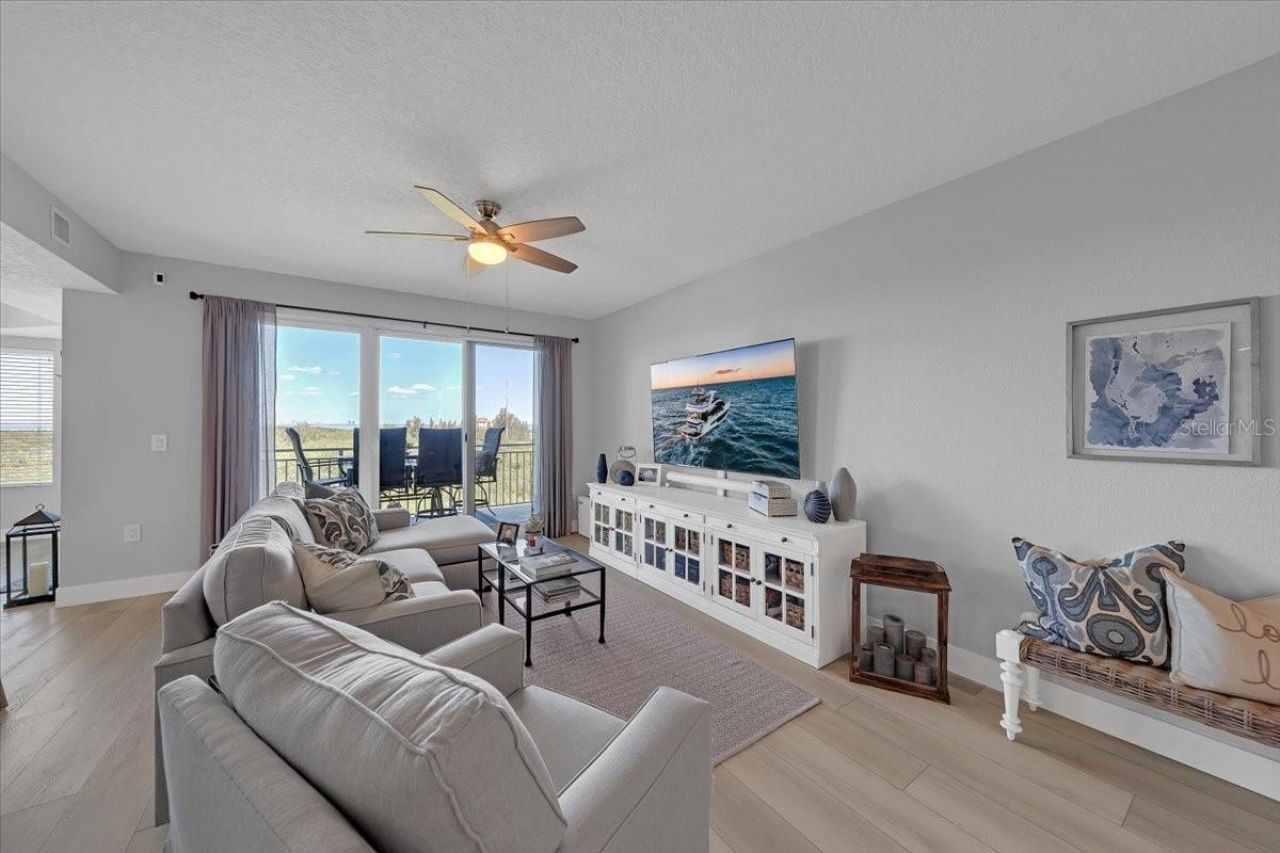 10851 Mangrove Cay Lane Ne, Unit 712, Saint Petersburg, FL 33716 Photo