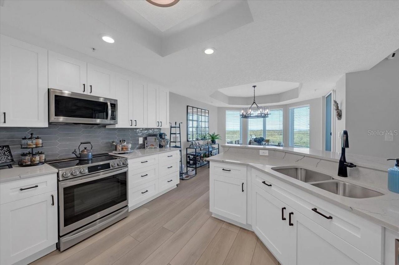 10851 Mangrove Cay Lane Ne, Unit 712, Saint Petersburg, FL 33716 Photo