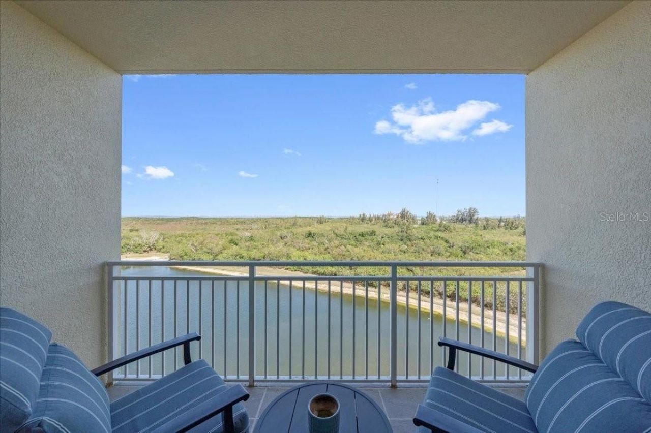 10851 Mangrove Cay Lane Ne, Unit 712, Saint Petersburg, FL 33716 Photo